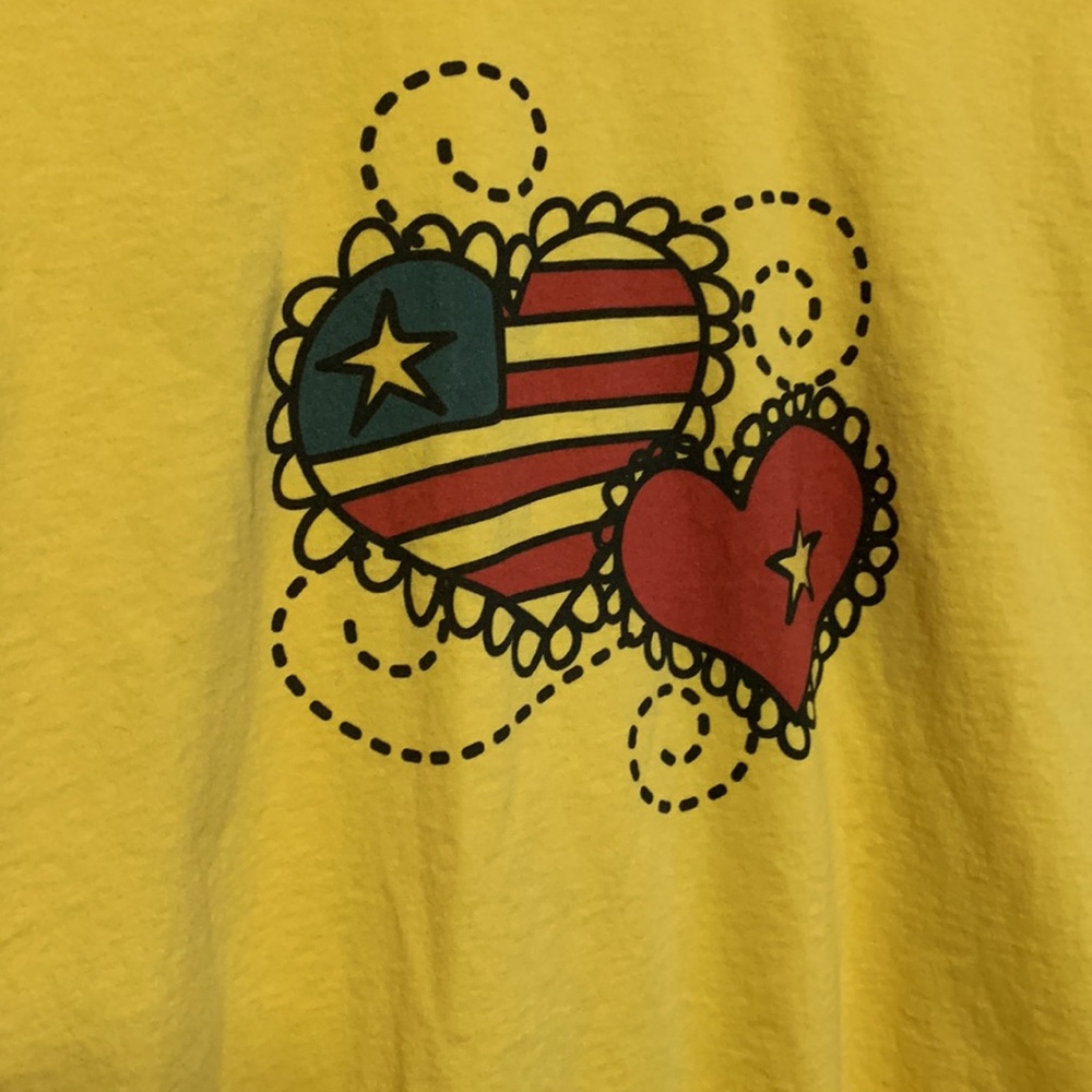 CAFE PRESS ~AMERICAN 🇺🇸 FLAG HEART T- SHIRT
